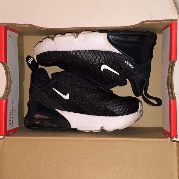 Size 5c Nike's - Picture 4 of 4